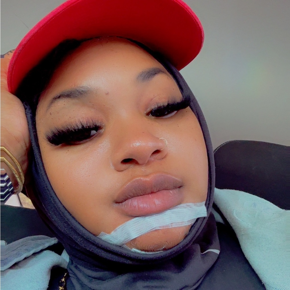 Meet your Posher, Danielle